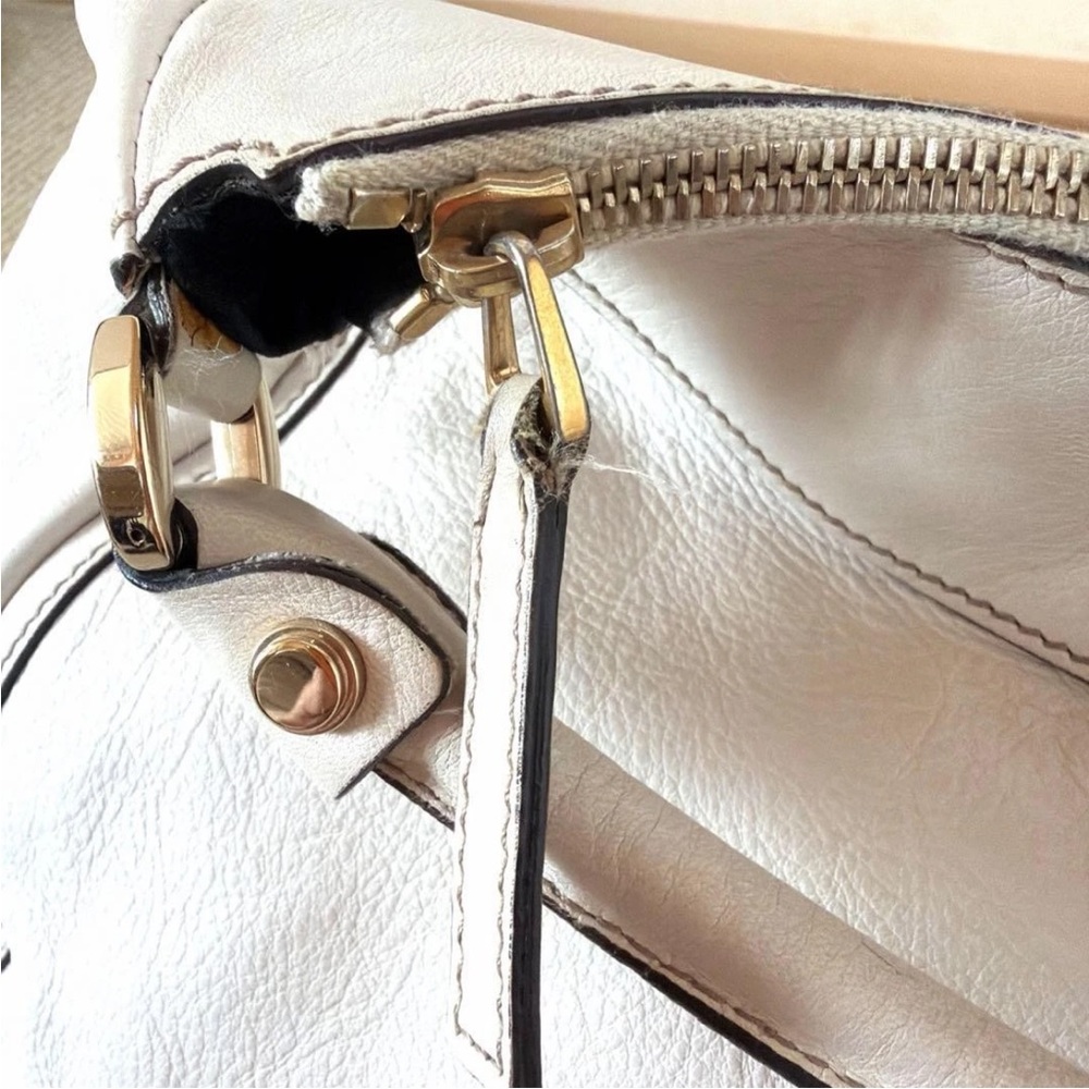 Gucci Ivory Leather Hobo Bag - Picture 4 of 16